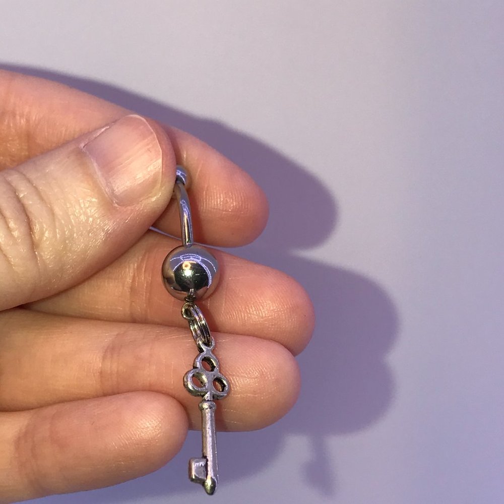 Key Dangle Belly Rings - Picture 4 of 7